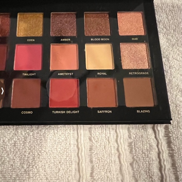 Eyeshadow palette - Picture 12 of 12